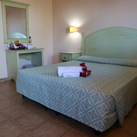 Club Esse Cala Gonone Hotell Eksteriør bilde
