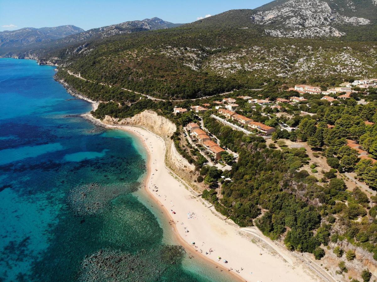 Club Esse Cala Gonone Hotell Eksteriør bilde