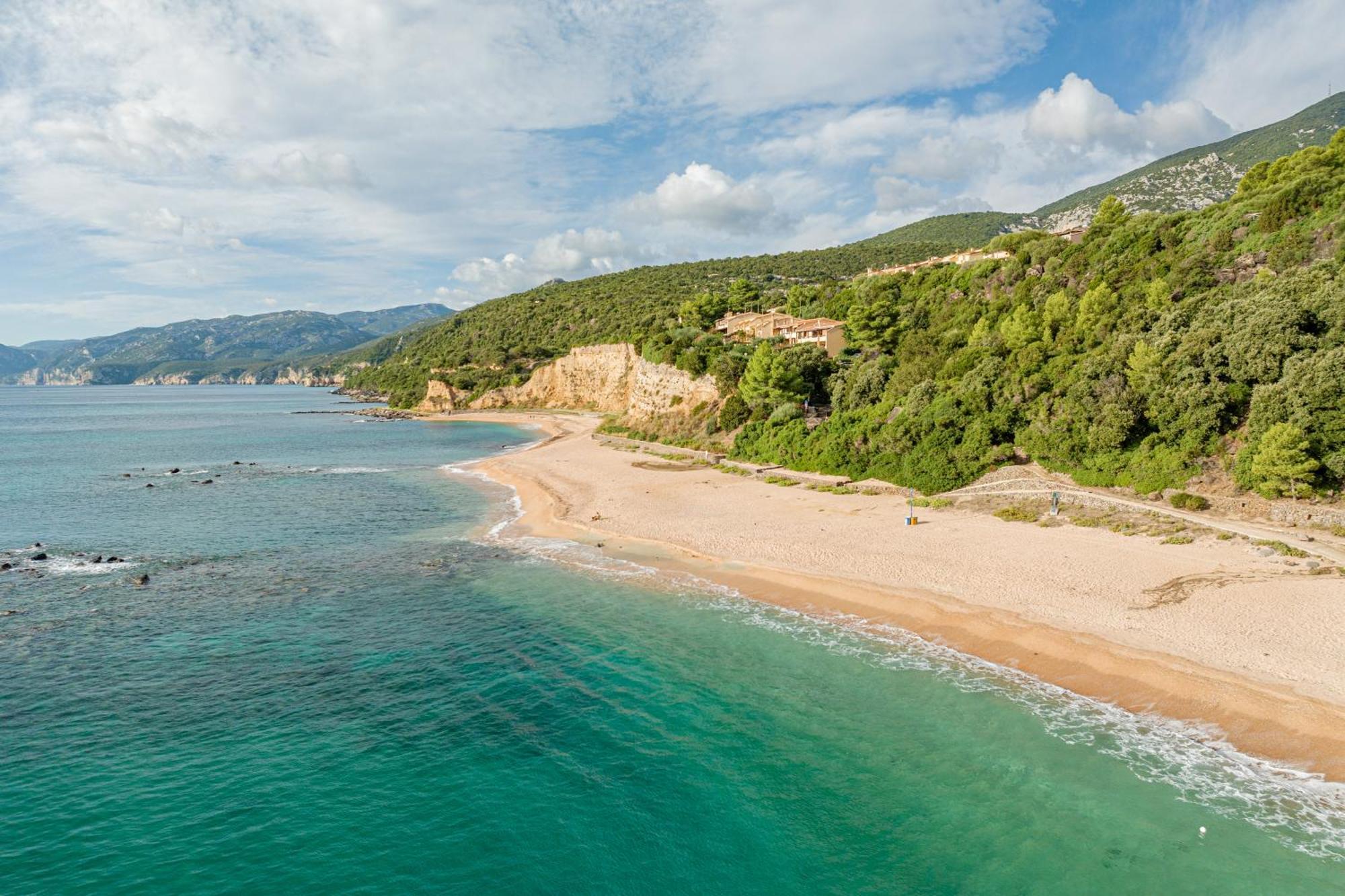Club Esse Cala Gonone Hotell Eksteriør bilde